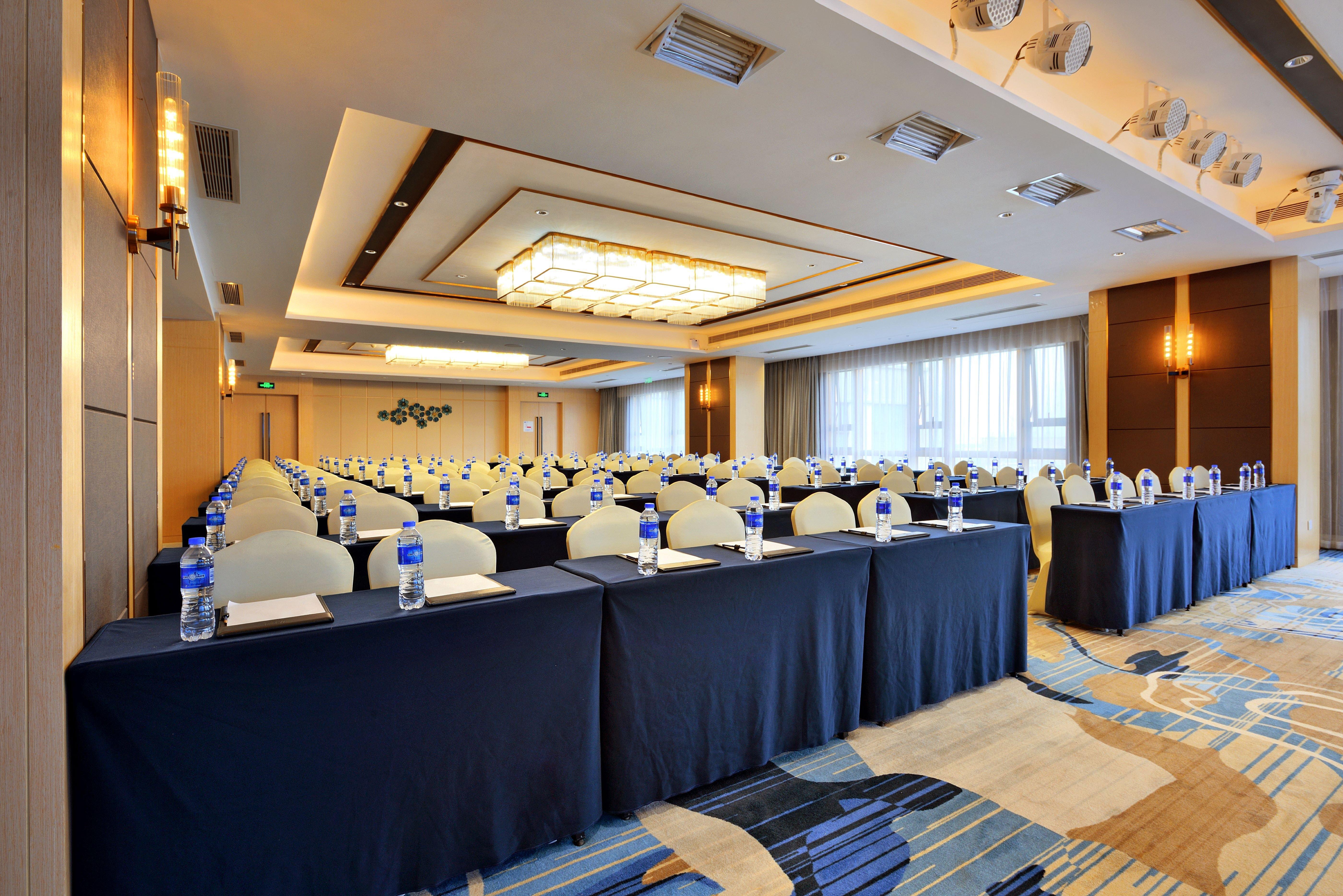 Holiday Inn Express Chengdu Tianhe By Ihg Pixian Εξωτερικό φωτογραφία